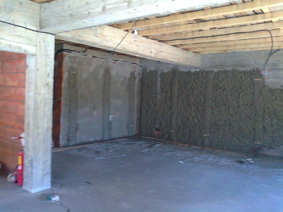 Executam Tencuieli interioare / exterioare / decorative pentru blocuri, vile, case.
